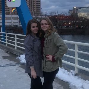 Meet your Posher, Olivia